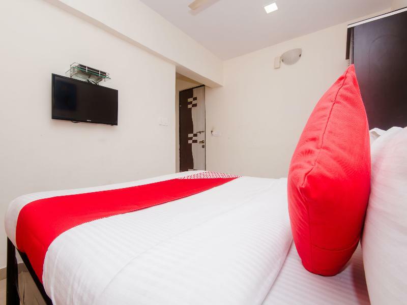 Oyo Flagship 756 Hotel Sarang Heritage Navi Mumbai Esterno foto
